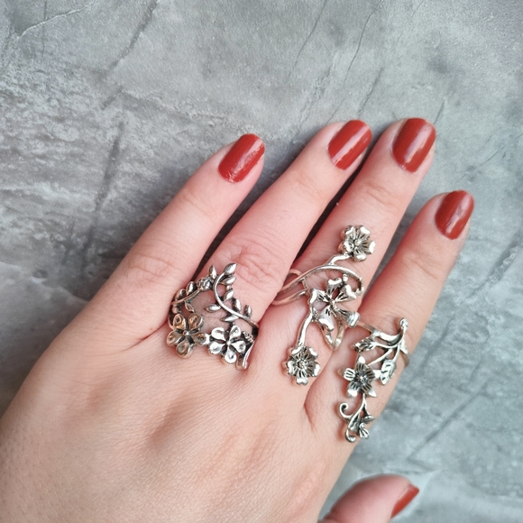 Set of 3 Floral Rings - Picture 7 of 13